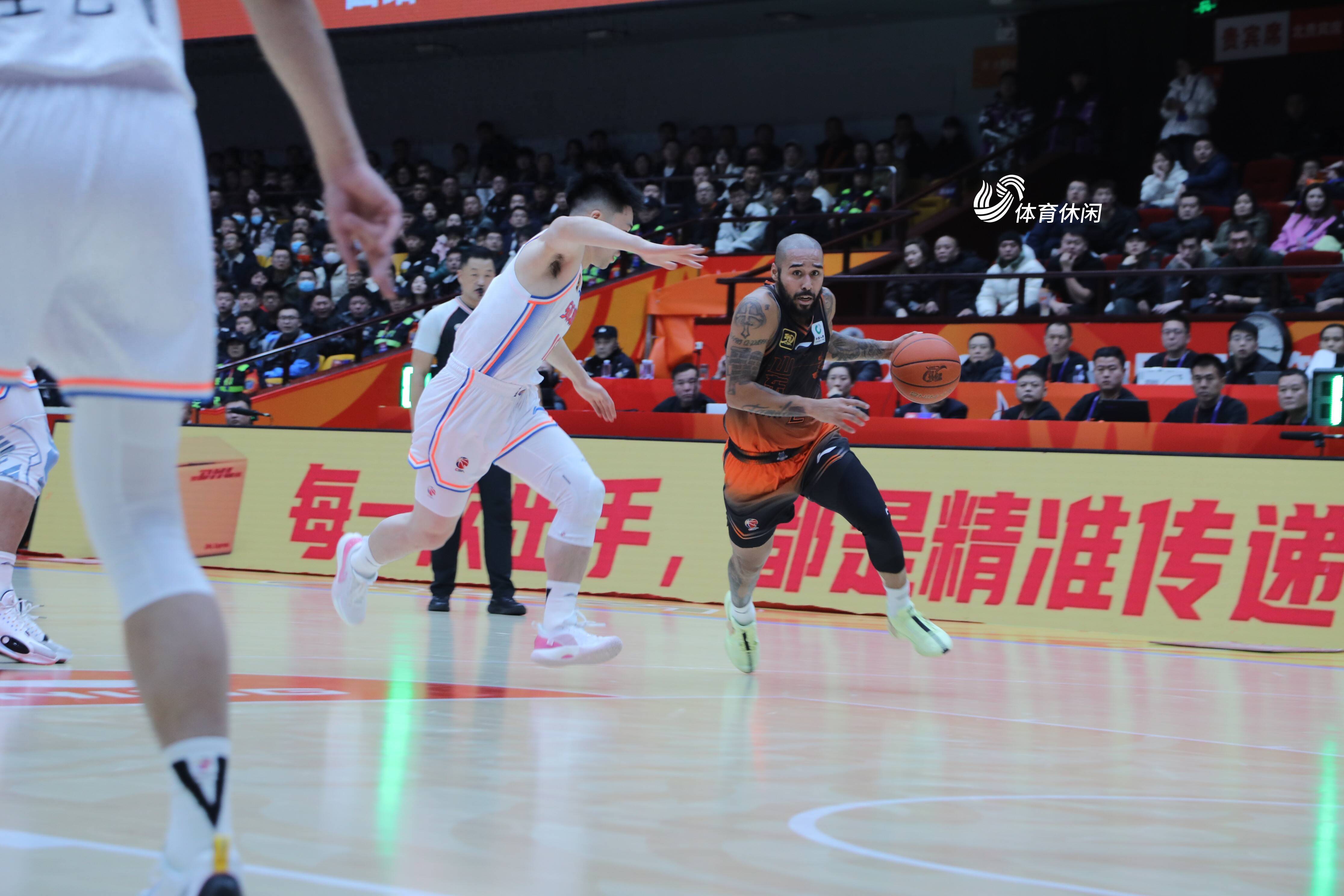 四川男篮战至最后一秒，赢得比赛