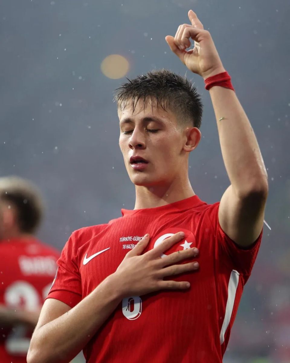 乐鱼体育官网网页版-土耳其队晋级欧洲杯，备战正赛