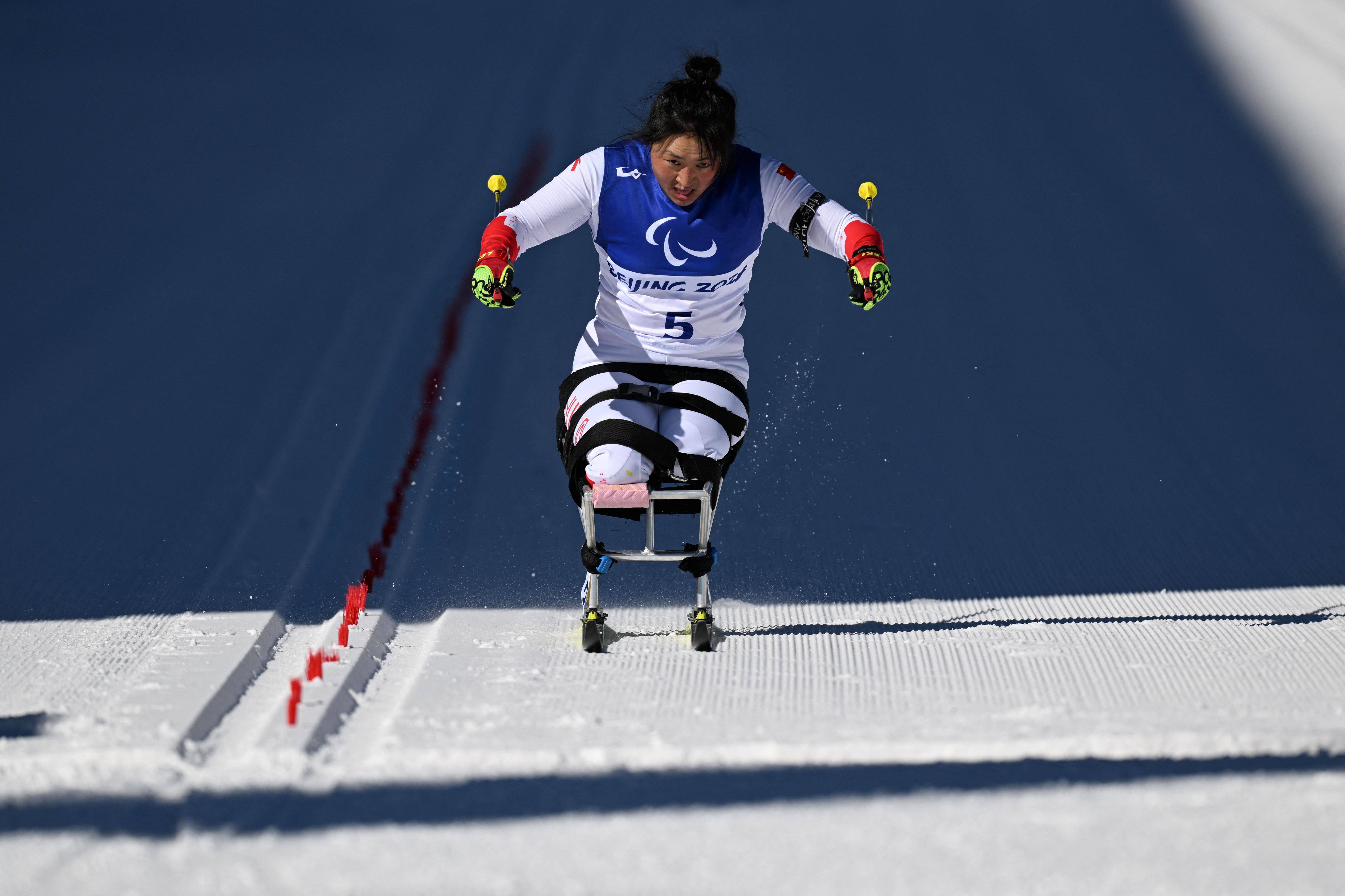 卡塔尔选手斩获射箭女子团体银牌 卡塔尔选手斩获射箭女子团体银牌