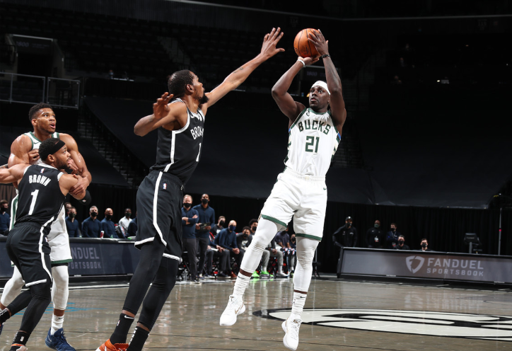 乐鱼登录-篮板王双20+12，雄鹿击败公牛