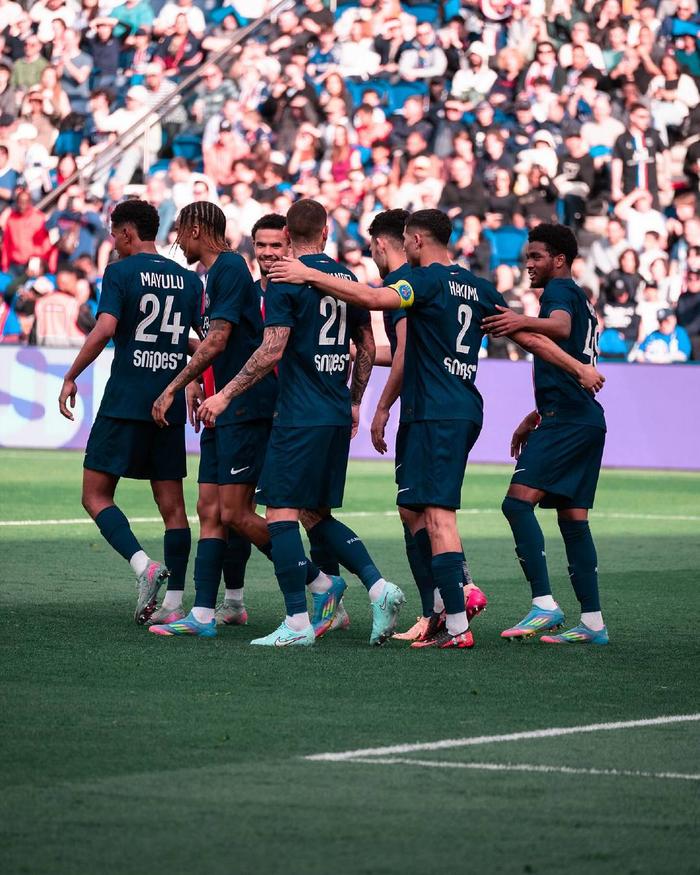 leyu乐鱼体育-巴黎圣日耳曼在法甲联赛中获得胜利，领先第二名队伍达10分